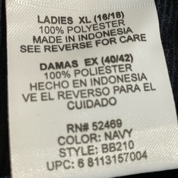 XL navy blue Bobbie Brooks top with leaves and acorns - Picture 5 of 9